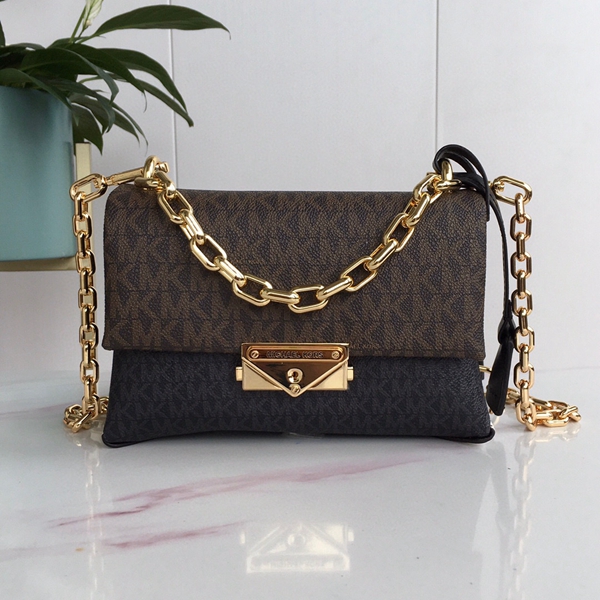 マイケルコースバッグ正面デザイン